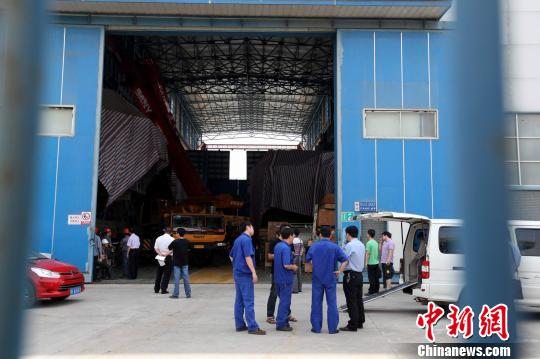 湖北宜昌一工廠200噸機械高空墜落 兩人身亡